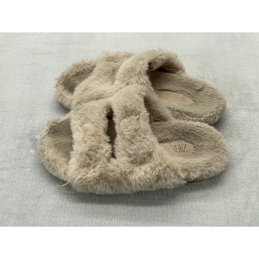 ZARA Sandals Girls Size EU31 US13 Beige Tan Faux Fur Double Strap Fuzzy Slides